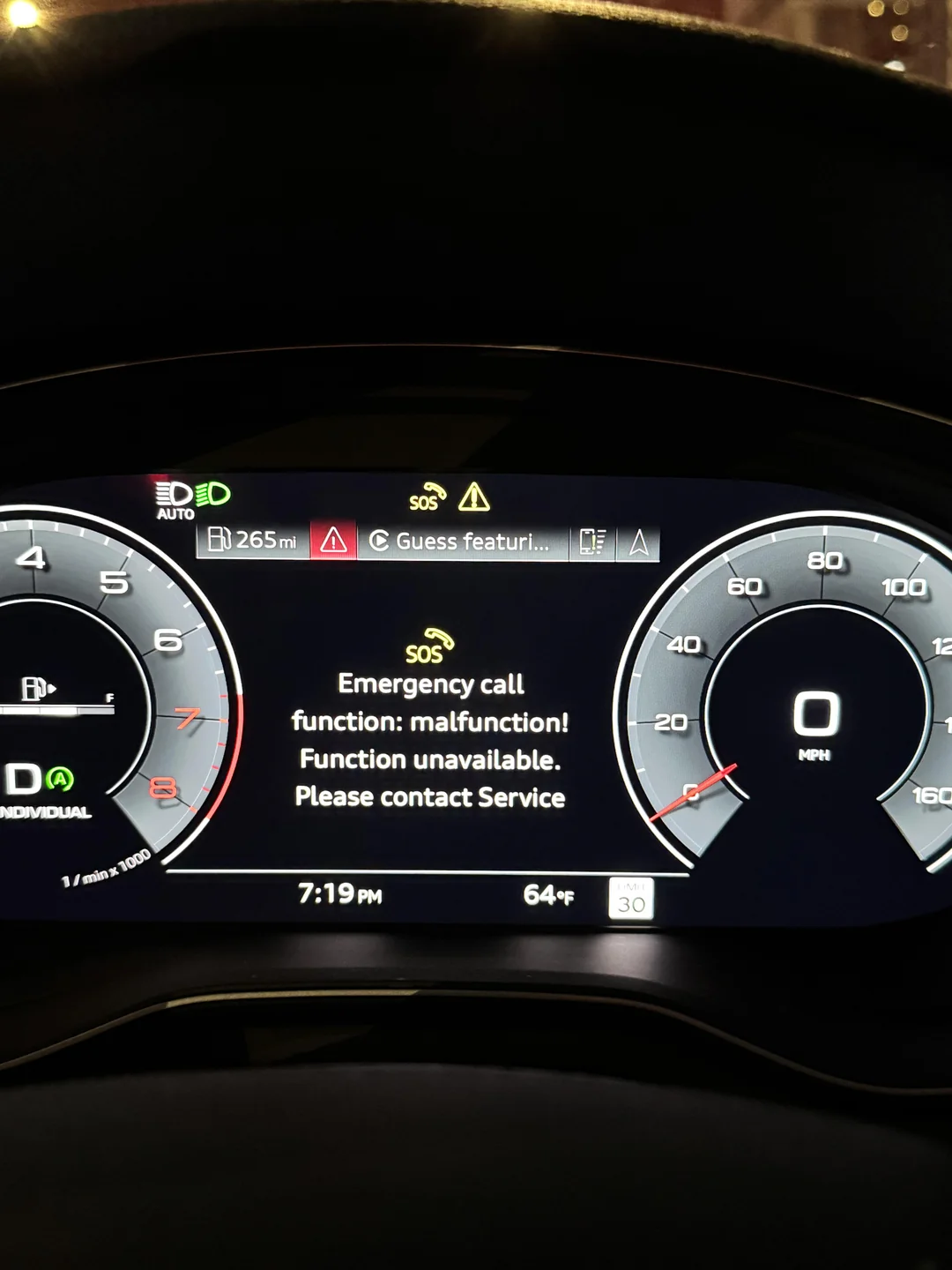 SOS emergency call activated — Audi e-tron · 2019–2021